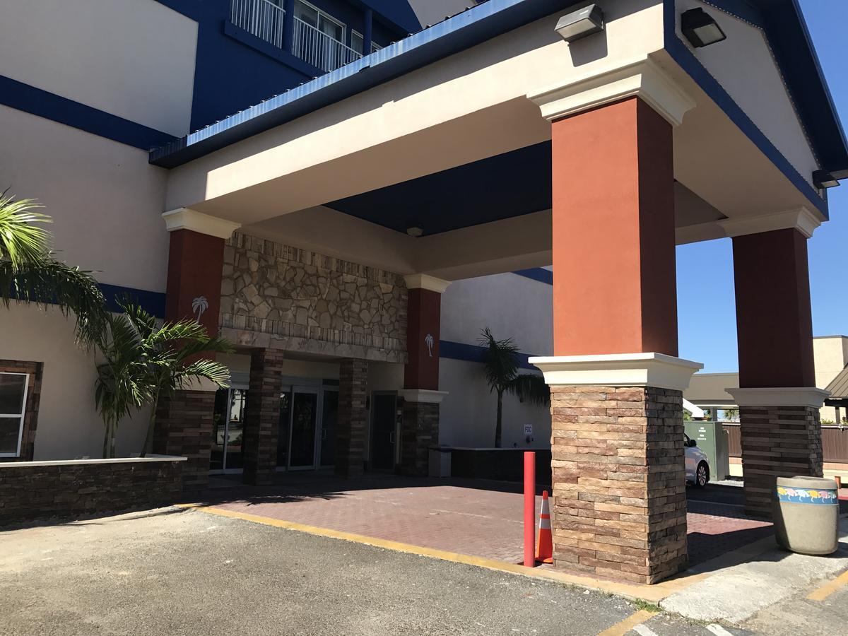 Blue Bay Inn And Suites Саут Падре Алънд Екстериор снимка